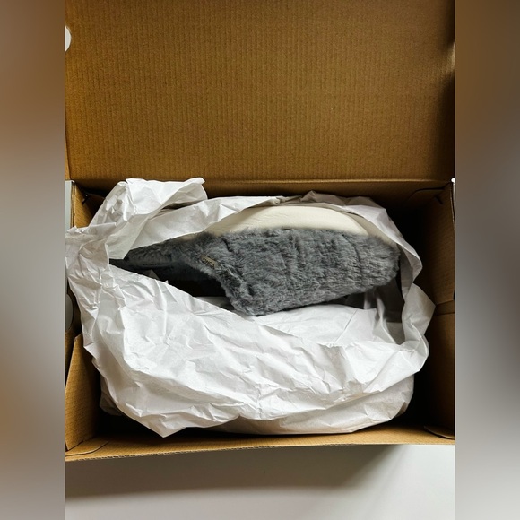 Toms Fluff Slippers Alpargata Mallow Mule Grey Smoke Faux Fur Women NEW Size 9.5 - Picture 13 of 15